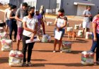 PREFEITURA ENTREGA CESTAS BÁSICAS PARA MORADORES DO PARQUE SERRA BRANCA