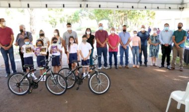 PREFEITURA DE TRINDADE PREMIA PROFESSORES E ALUNOS ENVOLVIDOS NO PROJETO EDUCAÇÃO AMBIENTAL