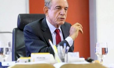 Ainda internado, Iris Rezende já interage com familiares