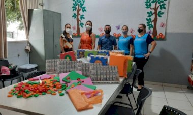 PREFEITO MARDEN JÚNIOR ESTABELECE ESSA SEGUNDA-FEIRA PARA ENTREGA DE MATERIAL NOVO PEDAGÓGICO PARA AS 41 ESCOLAS DA REDE MUNICIPAL DE ENSINO DE TRINDADE