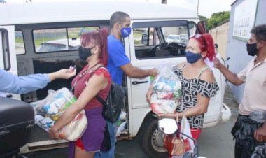 AÇÃO DE GABRIELA ALVES À FRENTE DA SECRETARIA DE ASSISTÊNCIA SOCIAL LEVA CESTAS DE ALIMENTOS PARA FAMÍLIAS DE 40 SETORES DE TRINDADE NO CRAS PAI ETERNO