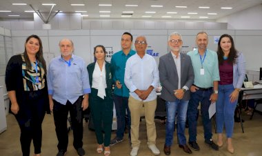 PREFEITURA DE TRINDADE RECEBE COMISSÃO DE SENADOR CANEDO PARA CONHECER SALA DO EMPREENDEDOR