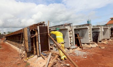 AVANÇAM OBRAS DO VIADUTO NA RODOVIA GO-060, PRÓXIMO AO PORTAL DA FÉ, EM TRINDADE