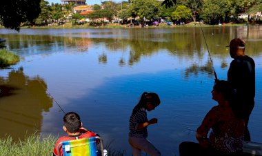 PESCARIA EM TRINDADE REÚNE MILHARES DE PARTICIPANTES NO PARQUE LARA GUIMARÃES