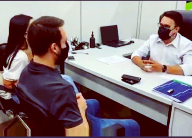 GUSTAVO QUEIRÓZ ASSINA CARTA DE INTENÇÕES COM BEBIDAS FIU-FIU PARA INSTALAR INDÚSTRIA, EM TRINDADE