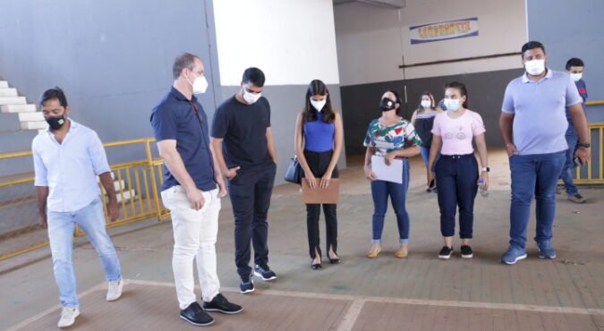 MARDEN JÚNIOR E SUPERINTENDENTE ESTADUAL DE ESPORTE VISTORIAM GINÁSIO AMANDO GRECCO EM BUSCA DE PARCERIA PARA REFORMA