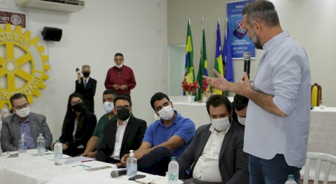 PREFEITO MARDEN JÚNIOR PARTICIPA DE CAFÉ EMPREENDEDOR DA ACIAT SOBRE FUTURO DE TRINDADE, COM PRESENÇA DO PRESIDENTE DA COEGO E DE OUTRAS AUTORIDADES