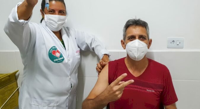 DIA V DE VACINAÇÃO ORGANIZADO PELA PREFEITURA MOBILIZOU FAMÍLIAS TRINDADENSES EM BUSCA DE PROTEÇÃO CONTRA A COVID-19