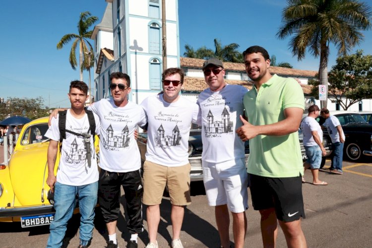 PREFEITURA DE TRINDADE APOIA ROMARIA SOLIDÁRIA DE CARROS ANTIGOS