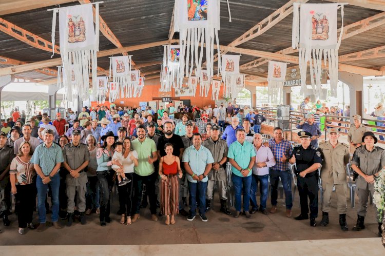 PREFEITO MARDEN JÚNIOR REALIZA 1º ENCONTRO DE CARREIROS E CAVALEIROS DE TRINDADE