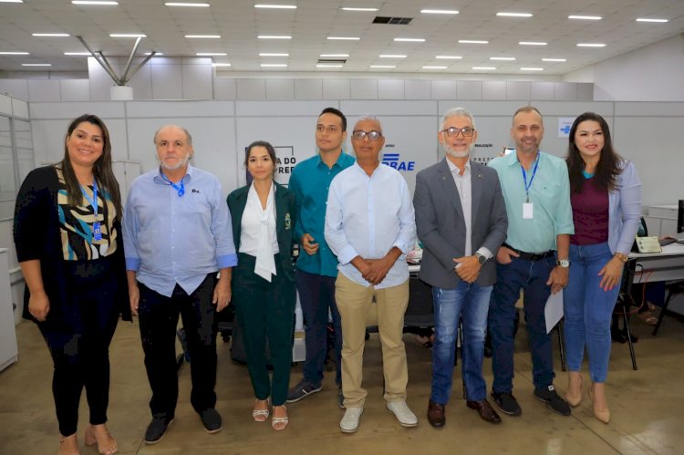 PREFEITURA DE TRINDADE RECEBE COMISSÃO DE SENADOR CANEDO PARA CONHECER SALA DO EMPREENDEDOR